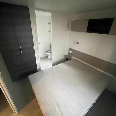 Mobile F123 Bois Dormant * سان جان دي مونت